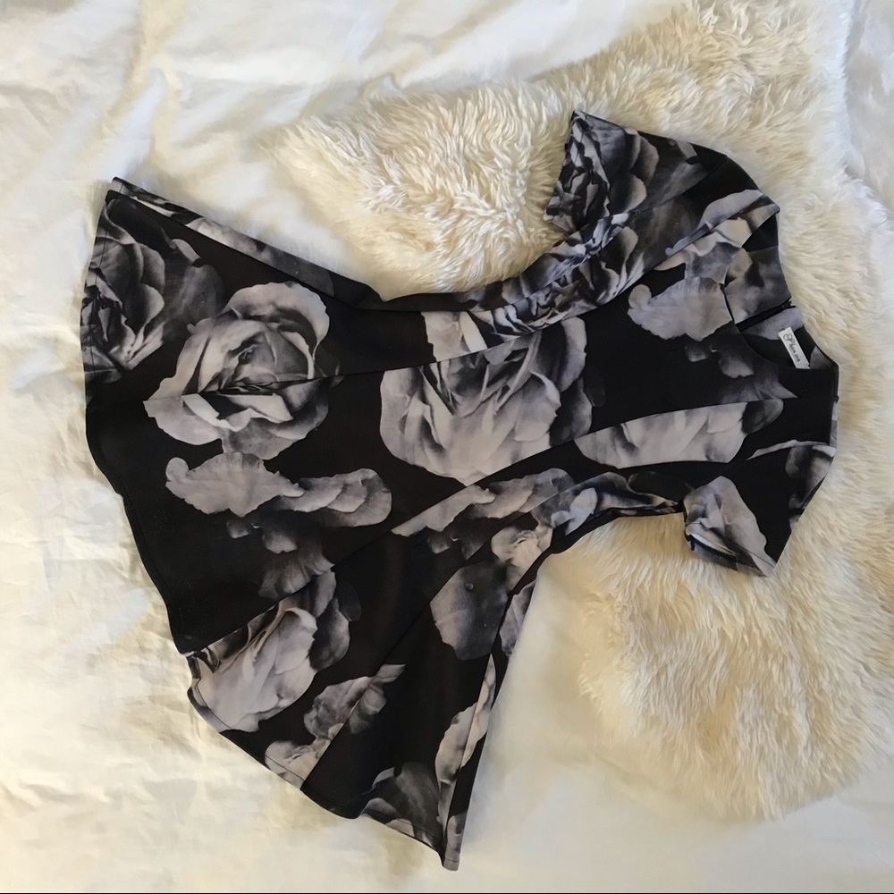 ✂️ Black floral mini skater dress scuba material